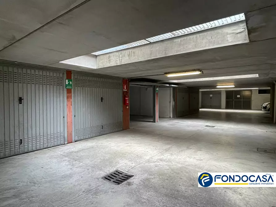 Immagine 4 di Box auto in vendita  a Capriolo