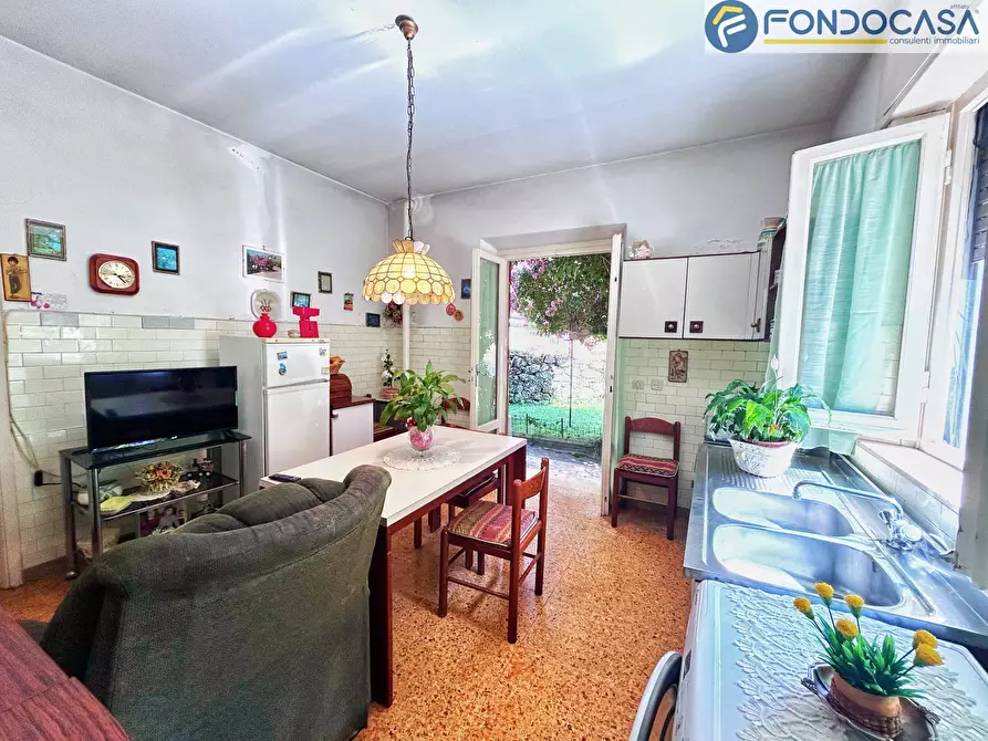 Immagine 8 di Villa in vendita  in via della quercia a Pietrasanta