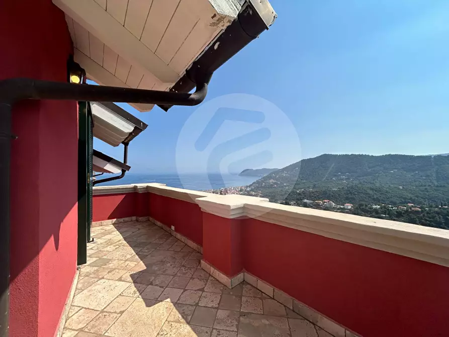 Immagine 15 di Attico in vendita  in via privata collemar a Alassio