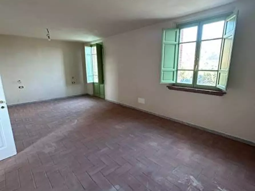 Immagine 21 di Villa in vendita  in via fonda a Pietrasanta