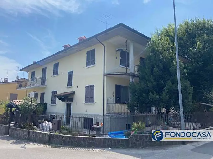 Immagine 2 di Appartamento in vendita  in via Tresolzio a Carobbio Degli Angeli