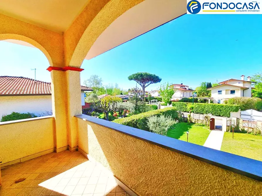 Immagine 25 di Villa in vendita  in Via Frencesco Donati a Forte Dei Marmi