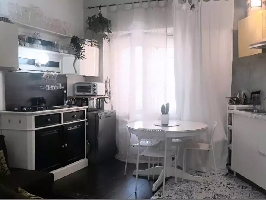 Immagine 12 di Appartamento in vendita  in via iannuzzi a Salerno