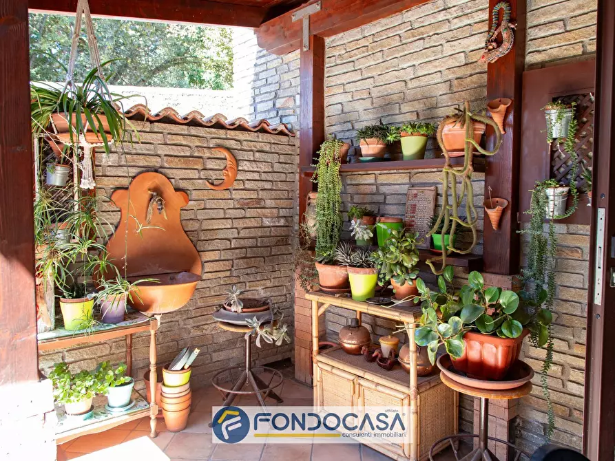 Immagine 5 di Villa in vendita  in Via Postiglione a Salerno