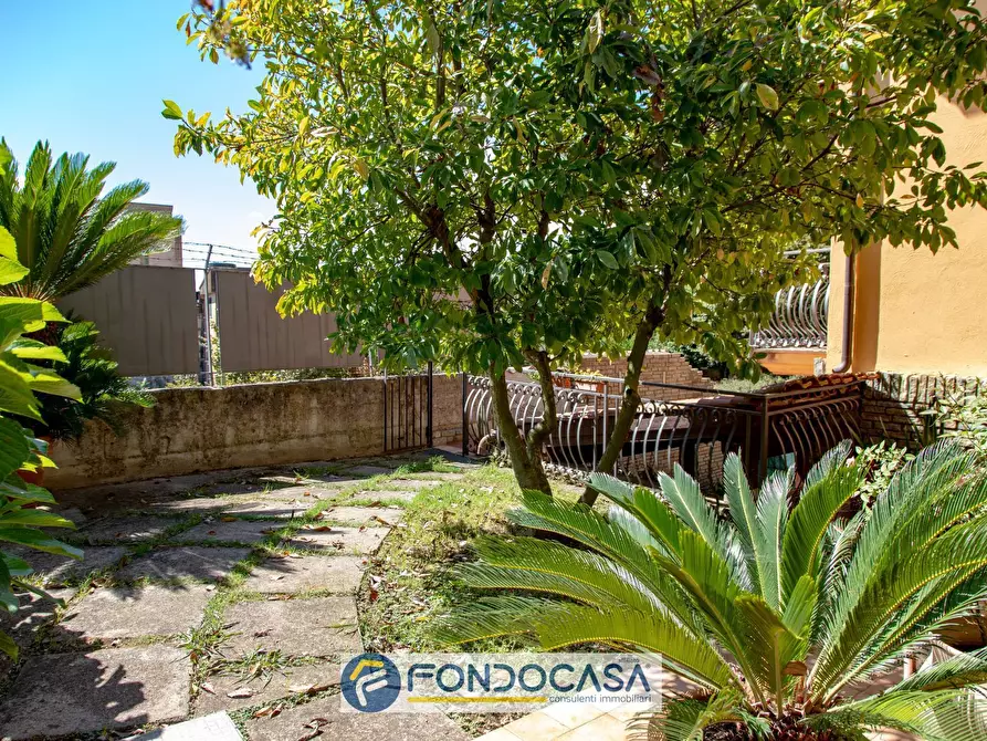 Immagine 8 di Villa in vendita  in Via Postiglione a Salerno