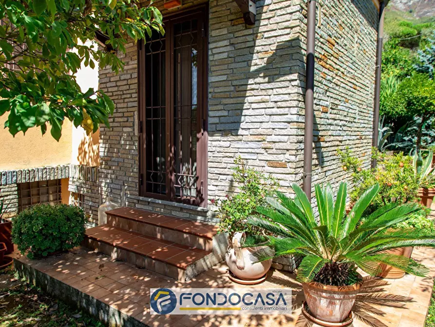 Immagine 9 di Villa in vendita  in Via Postiglione a Salerno