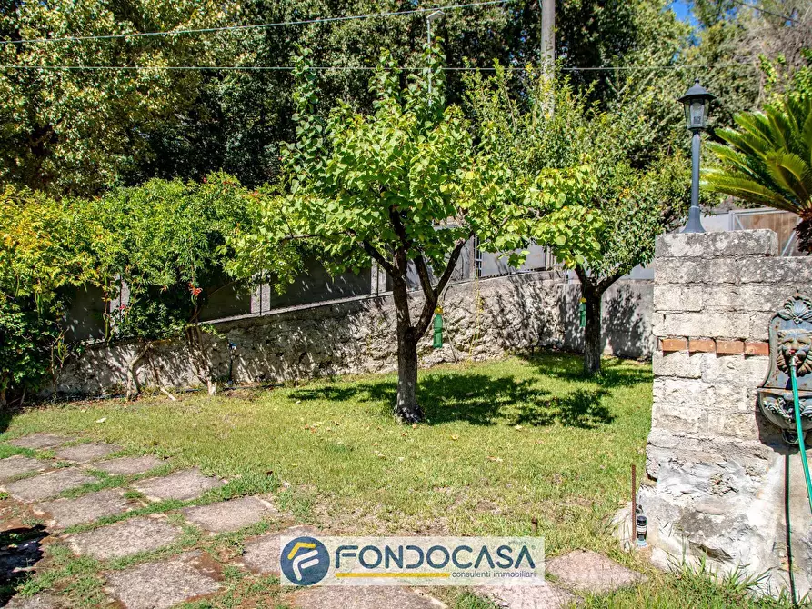 Immagine 12 di Villa in vendita  in Via Postiglione a Salerno