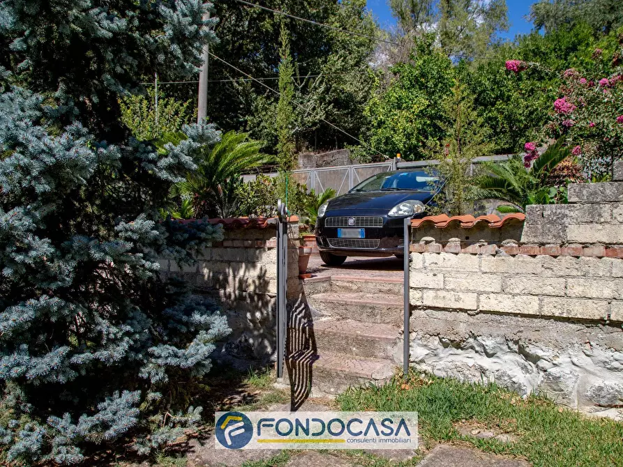 Immagine 15 di Villa in vendita  in Via Postiglione a Salerno