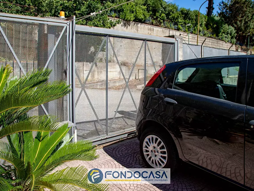 Immagine 16 di Villa in vendita  in Via Postiglione a Salerno