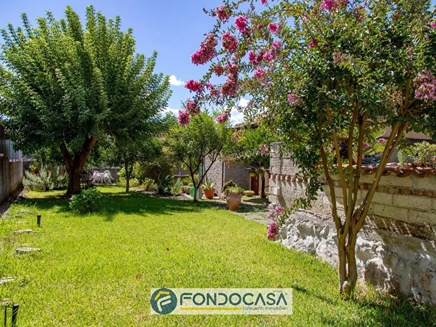 Immagine 17 di Villa in vendita  in Via Postiglione a Salerno