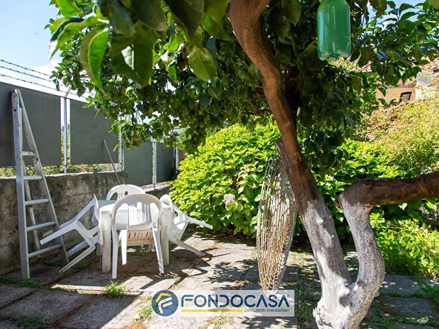 Immagine 19 di Villa in vendita  in Via Postiglione a Salerno