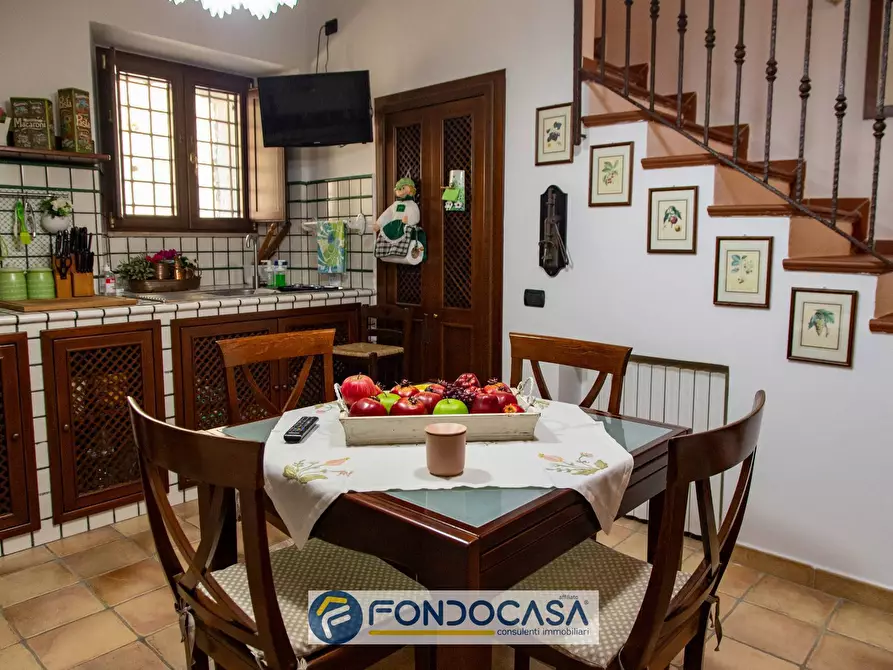 Immagine 28 di Villa in vendita  in Via Postiglione a Salerno