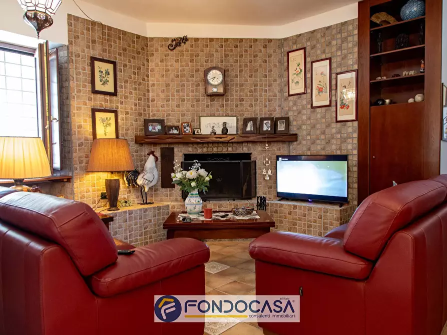 Immagine 23 di Villa in vendita  in Via Postiglione a Salerno