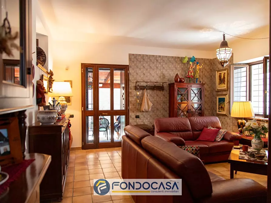 Immagine 22 di Villa in vendita  in Via Postiglione a Salerno