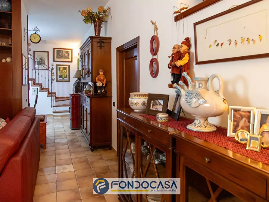 Immagine 26 di Villa in vendita  in Via Postiglione a Salerno