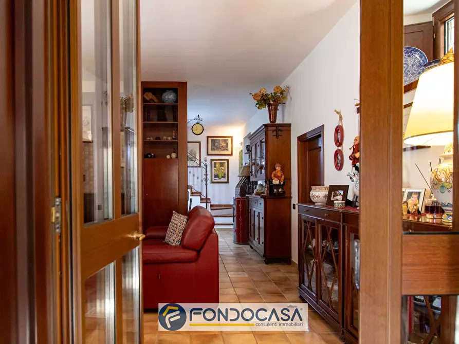 Immagine 21 di Villa in vendita  in Via Postiglione a Salerno