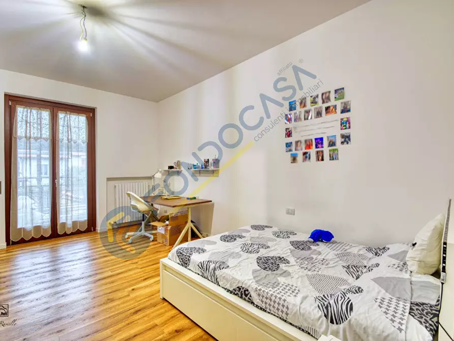 Immagine 20 di Villa in vendita  in VIA DONIZETTI a Casorezzo