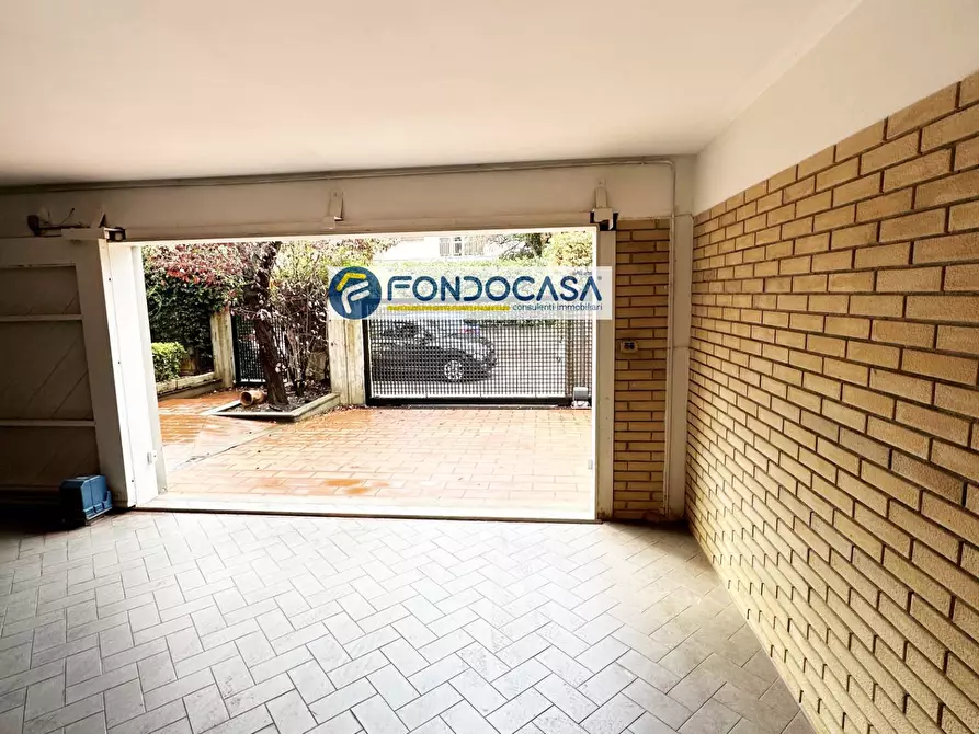 Immagine 28 di Villa in vendita  in Via Ancona a Brindisi