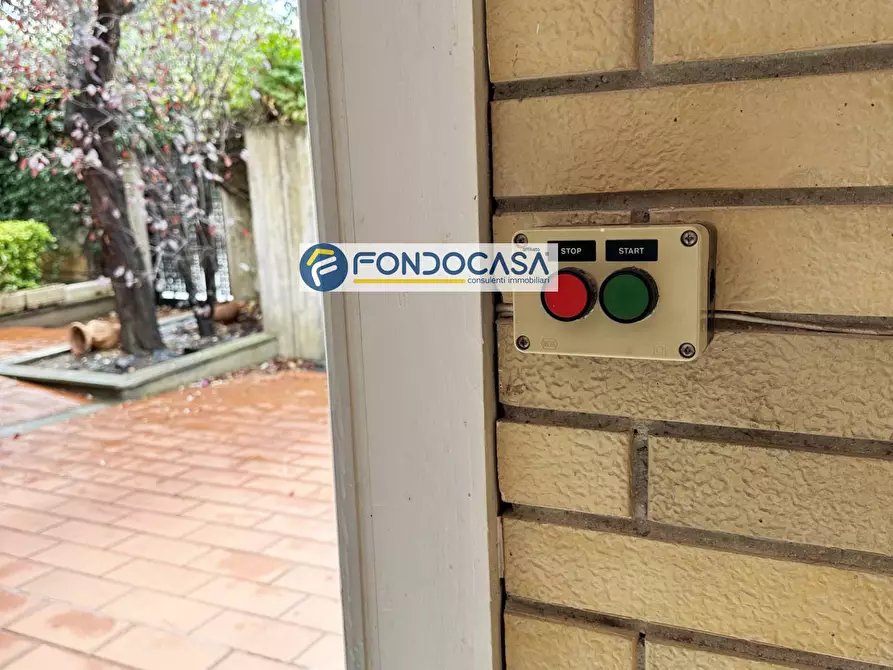 Immagine 29 di Villa in vendita  in Via Ancona a Brindisi