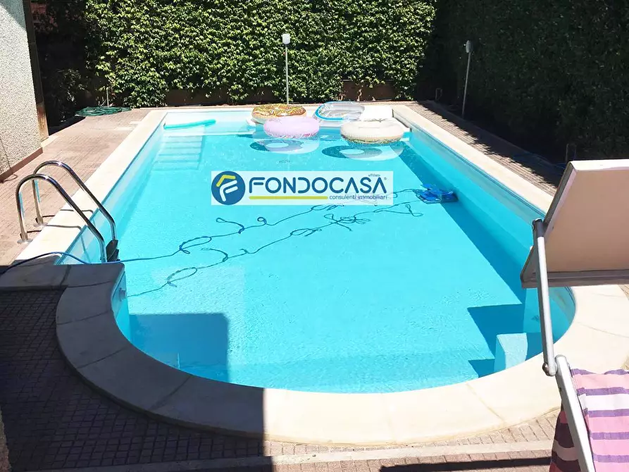 Immagine 11 di Villa in vendita  in Via Ancona a Brindisi