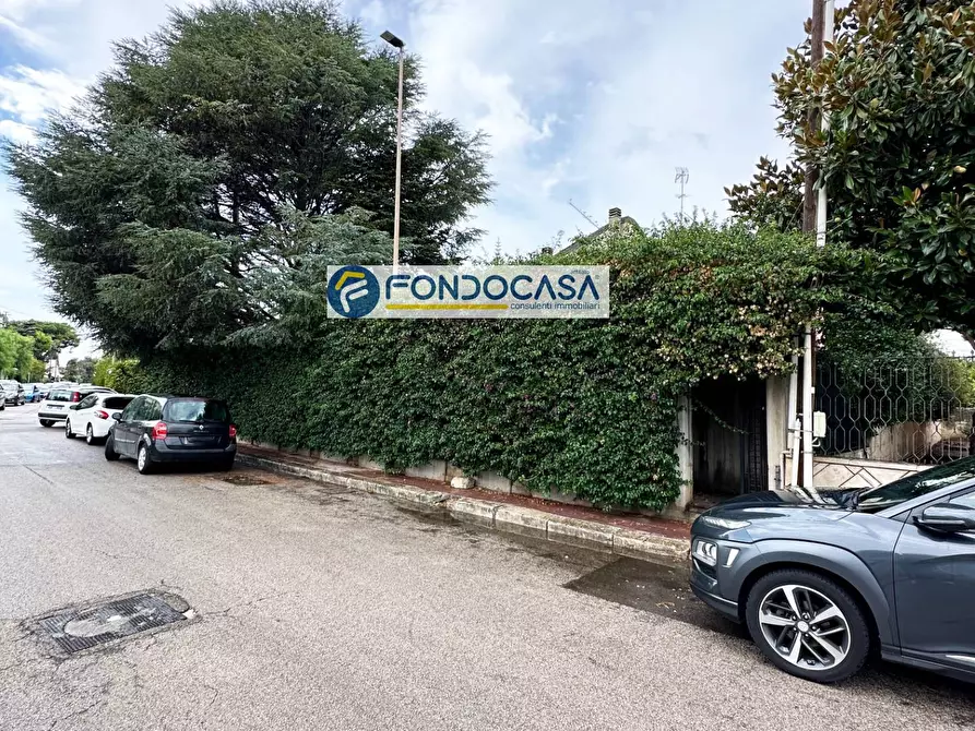 Immagine 2 di Villa in vendita  in Via Ancona a Brindisi