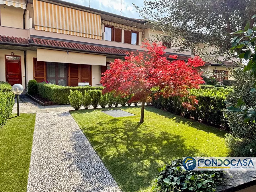 Immagine 2 di Villetta a schiera in vendita  in via Ariosto a Palazzolo Sull'oglio