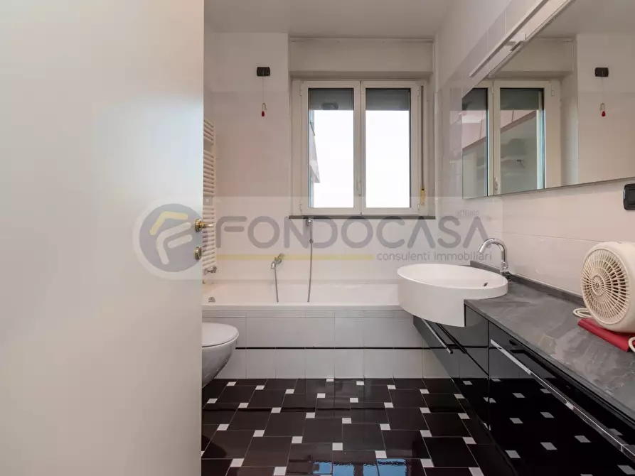 Immagine 19 di Appartamento in vendita  in Via Trasimeno a Milano