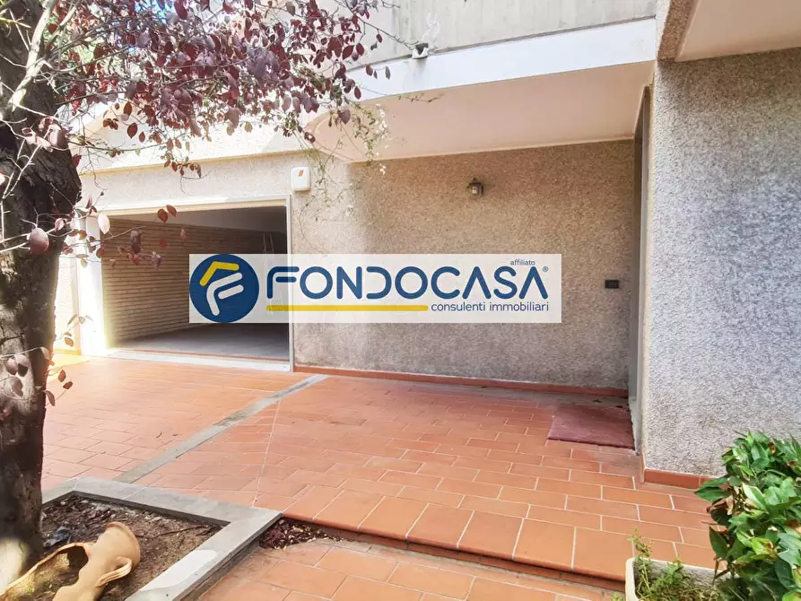 Immagine 25 di Villa in vendita  in Via Ancona a Brindisi