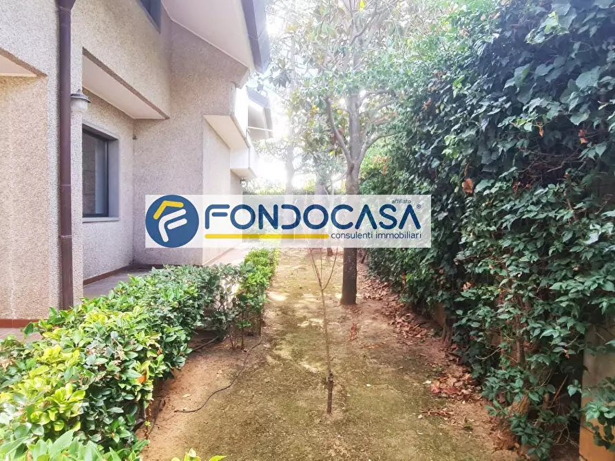 Immagine 17 di Villa in vendita  in Via Ancona a Brindisi