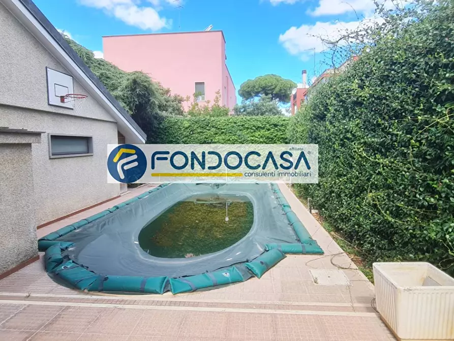 Immagine 12 di Villa in vendita  in Via Ancona a Brindisi