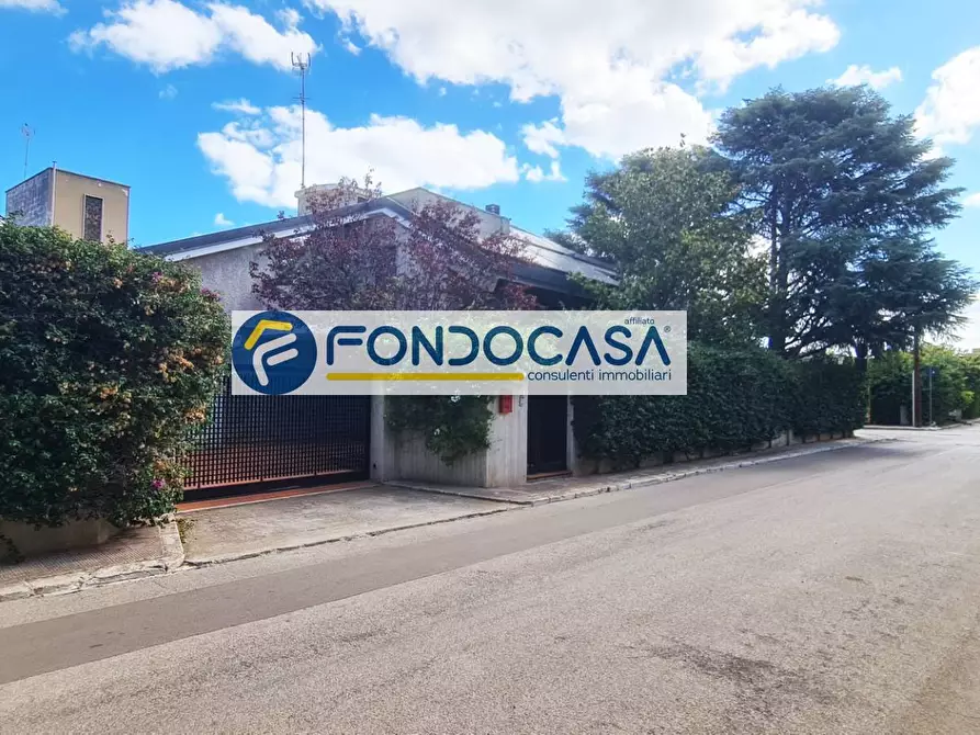 Immagine 3 di Villa in vendita  in Via Ancona a Brindisi