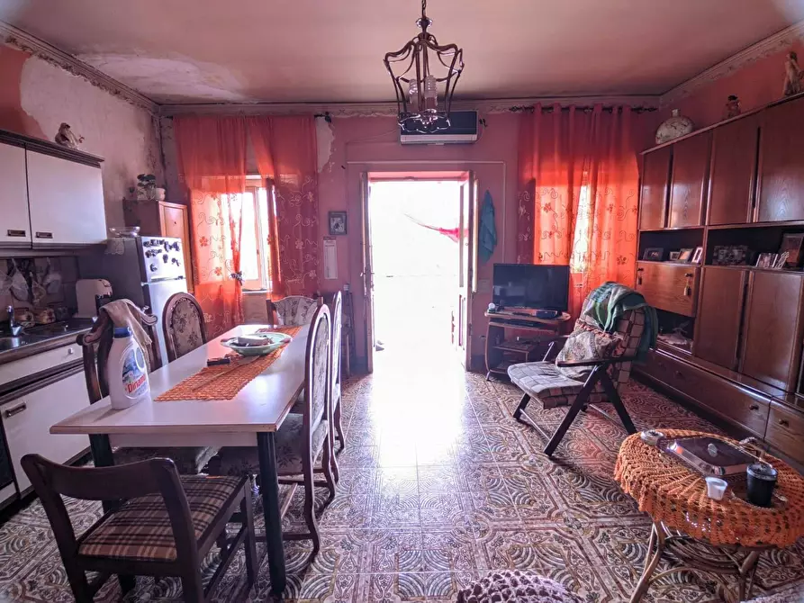 Immagine 2 di Casa indipendente in vendita  a Castello Di Cisterna