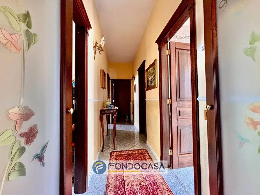 Immagine 17 di Palazzo in vendita  in via appia sud a Sant'antimo