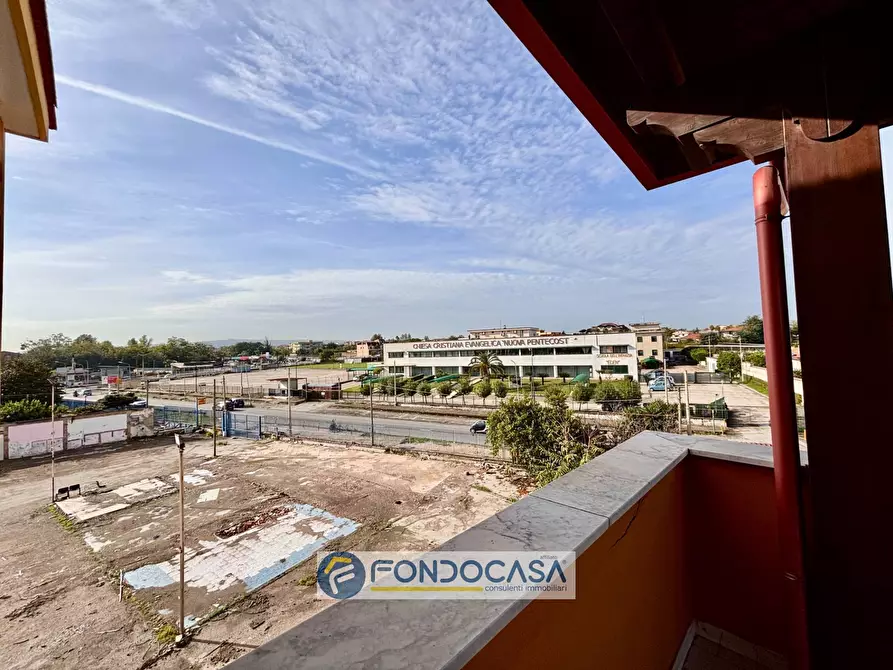 Immagine 19 di Palazzo in vendita  in via appia sud a Sant'antimo