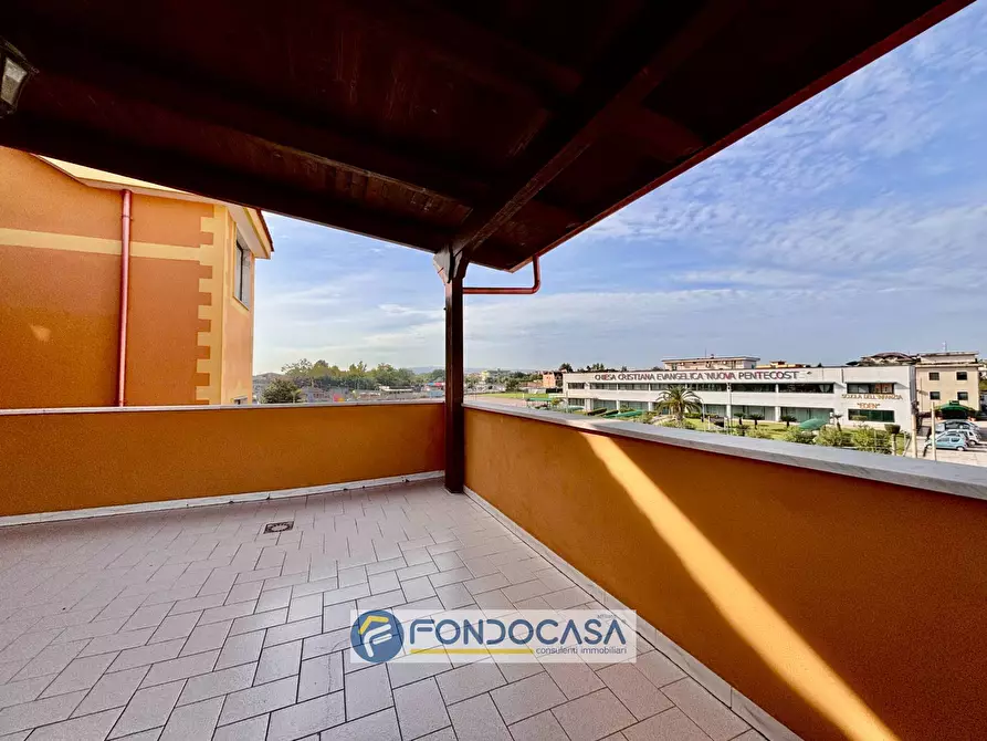 Immagine 24 di Palazzo in vendita  in via appia sud a Sant'antimo