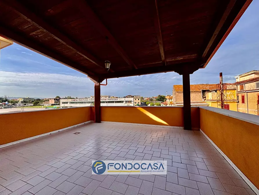 Immagine 25 di Palazzo in vendita  in via appia sud a Sant'antimo