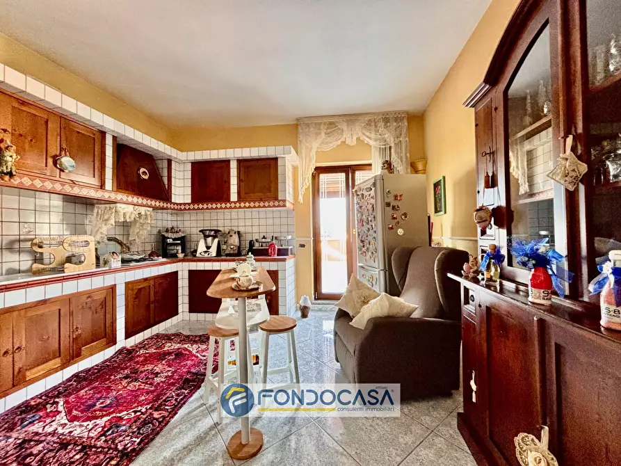 Immagine 27 di Palazzo in vendita  in via appia sud a Sant'antimo