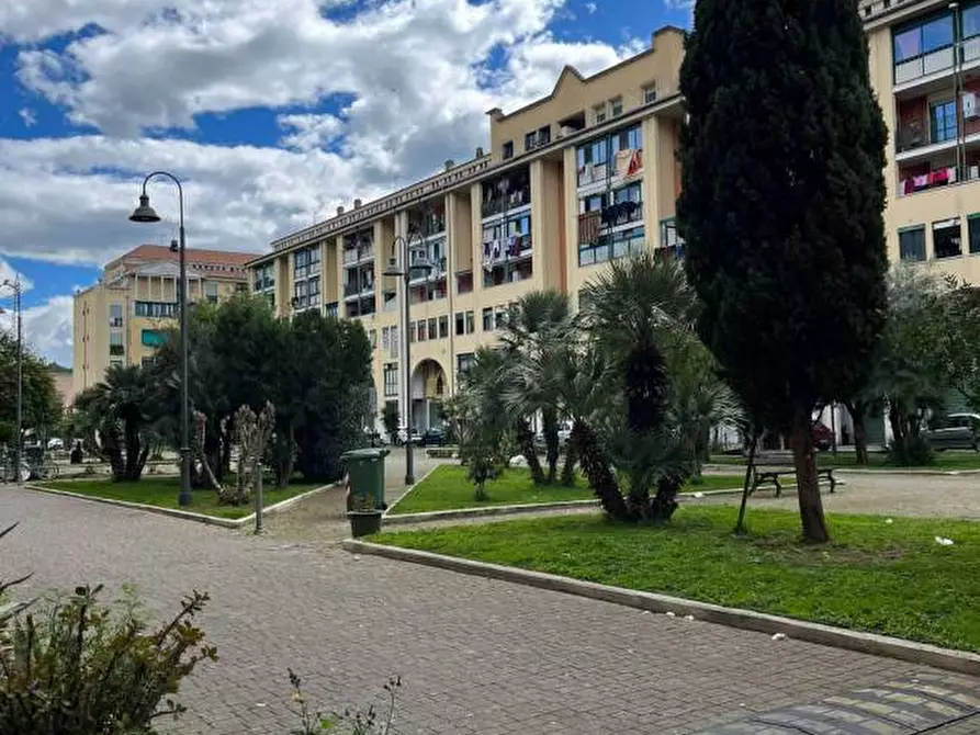 Immagine 1 di Appartamento in vendita  in Viale Salvo D'acquisto a Salerno