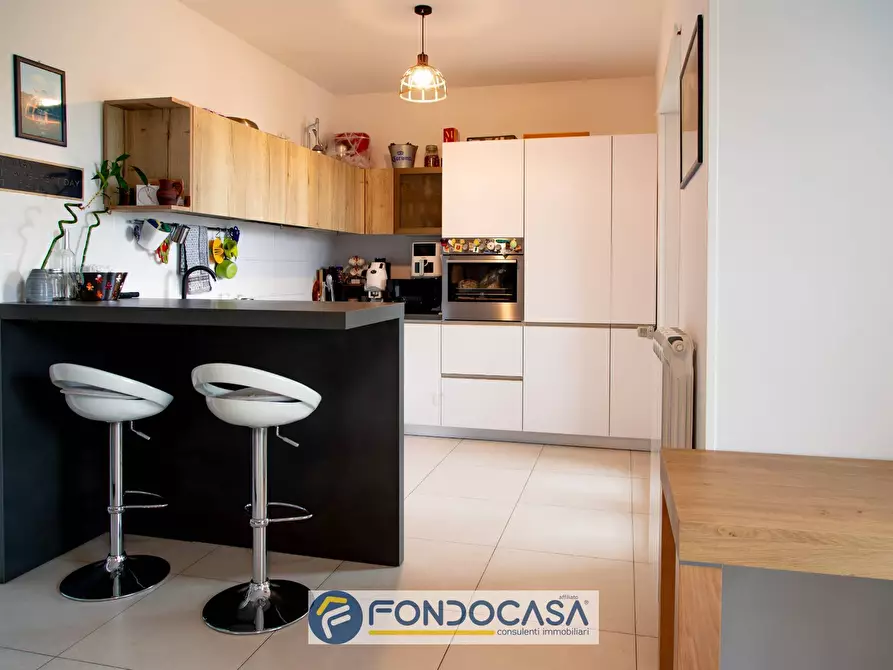 Immagine 10 di Appartamento in vendita  in Via Raffaele Cantarella a Salerno