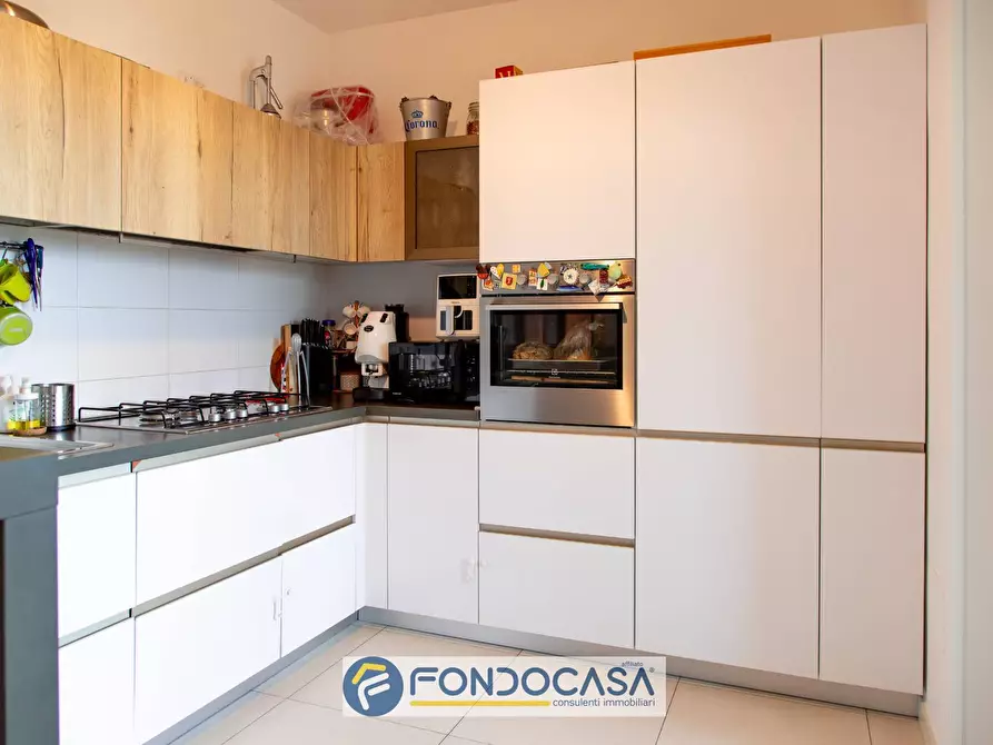 Immagine 11 di Appartamento in vendita  in Via Raffaele Cantarella a Salerno