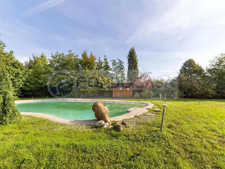 Immagine 2 di Villa in vendita  in Via Roma a Mediglia