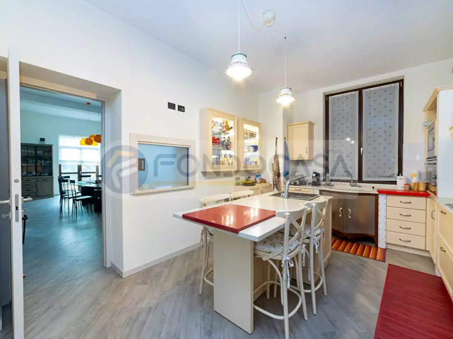 Immagine 16 di Villa in vendita  in Via Roma a Mediglia