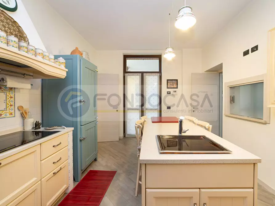 Immagine 18 di Villa in vendita  in Via Roma a Mediglia