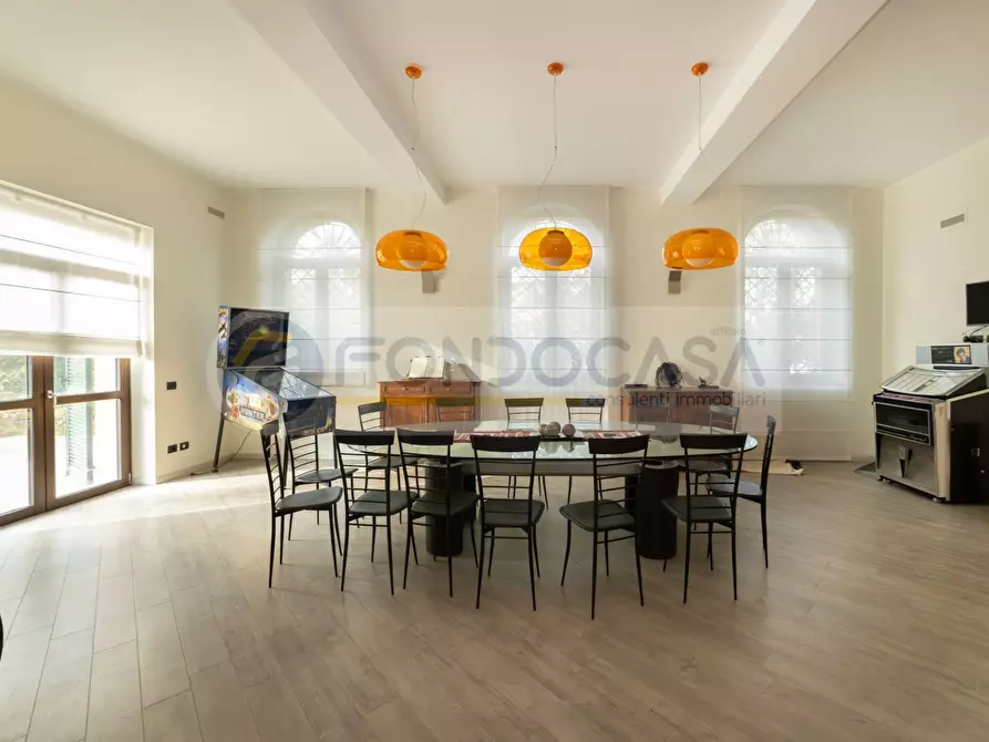 Immagine 22 di Villa in vendita  in Via Roma a Mediglia