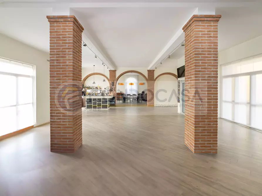 Immagine 26 di Villa in vendita  in Via Roma a Mediglia