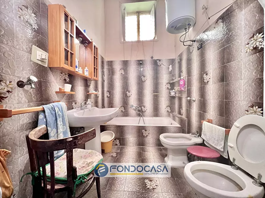 Immagine 21 di Palazzo in vendita  in via salvatore russo a Sant'antimo