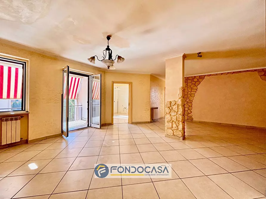 Immagine 1 di Appartamento in vendita  in via due agosto a Parete