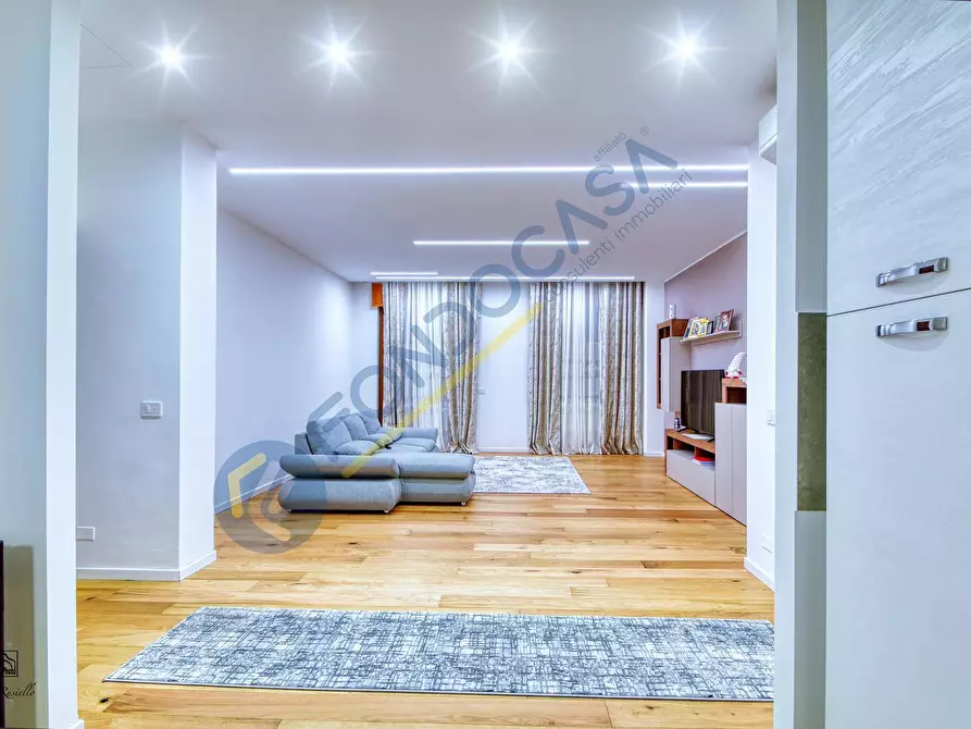 Immagine 9 di Appartamento in vendita  in VIALE DEI MILLE a Limbiate