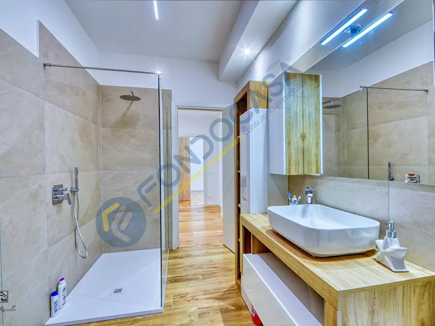 Immagine 10 di Appartamento in vendita  in VIALE DEI MILLE a Limbiate