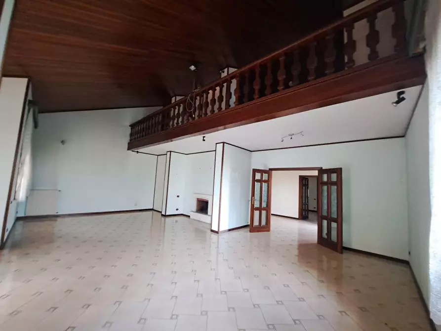 Immagine 6 di Villa in vendita  a Castello Di Cisterna